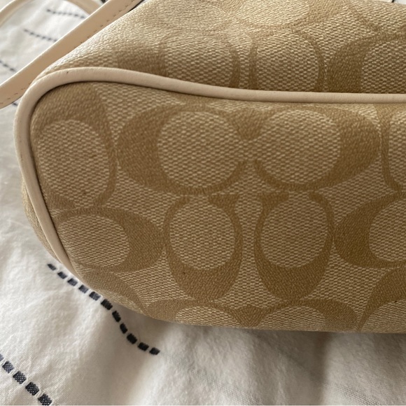 Authentic Coach Drawstring Carryall Bag - Picture 4 of 5